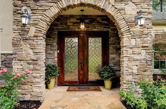 2502 Lake Gardens Court, Kingwood, TX 77339