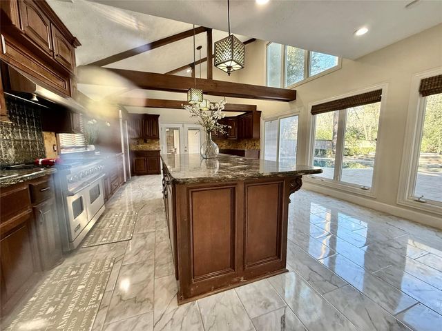 2502 Lake Gardens Court, Kingwood, TX 77339