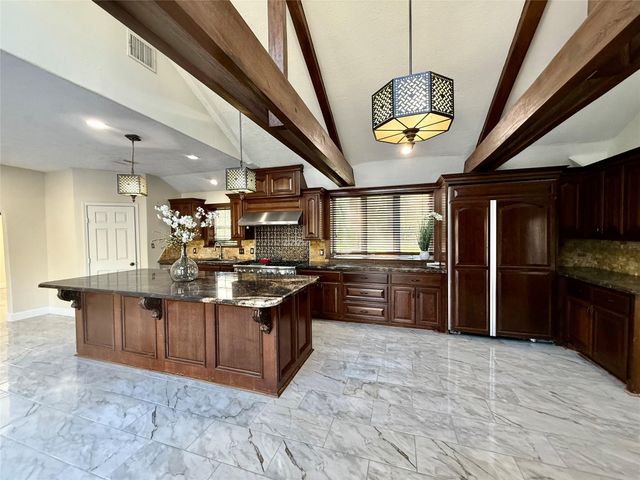 2502 Lake Gardens Court, Kingwood, TX 77339