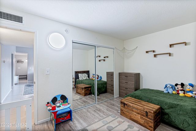 4700 N Woodside Drive, Tucson, AZ 85705