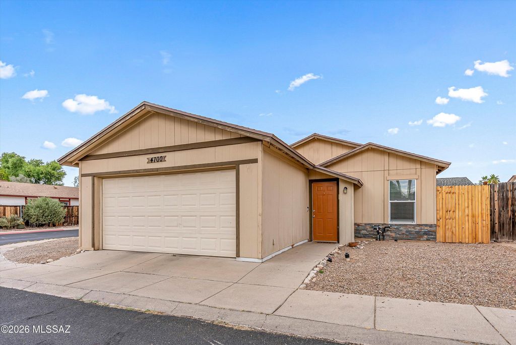 4700 N Woodside Drive, Tucson, AZ 85705