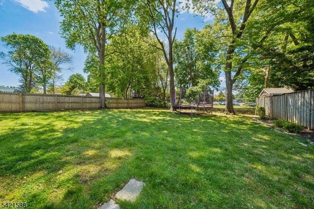 345 Redmont Rd, North Plainfield Boro, NJ 07063