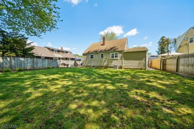 345 Redmont Rd, North Plainfield Boro, NJ 07063