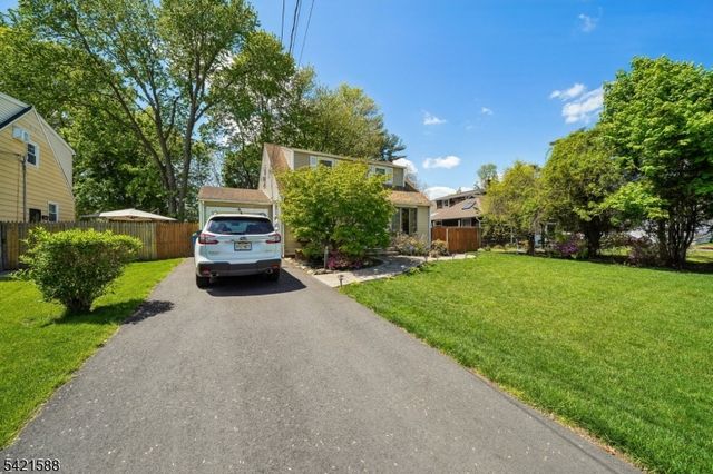 345 Redmont Rd, North Plainfield Boro, NJ 07063