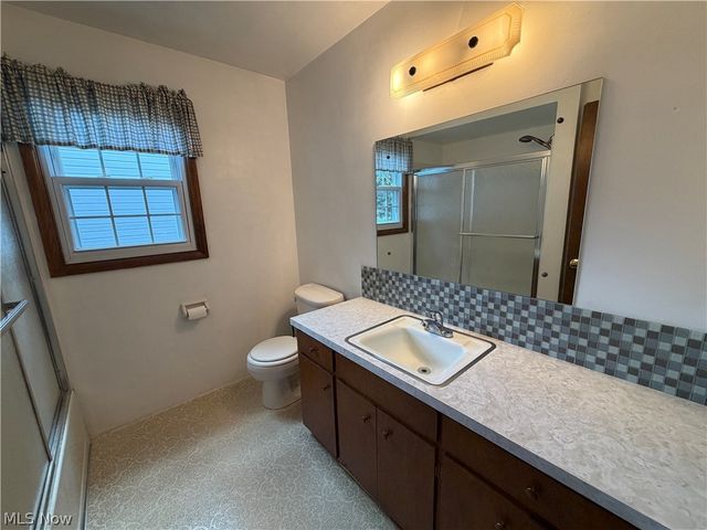 184 Circle View Drive, New Middletown, OH 44442