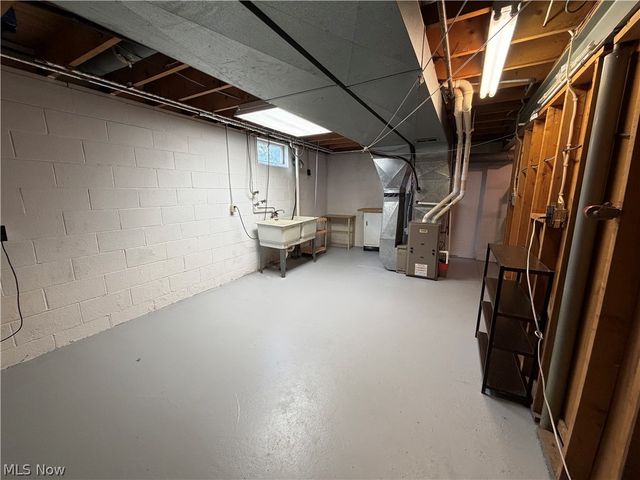 184 Circle View Drive, New Middletown, OH 44442