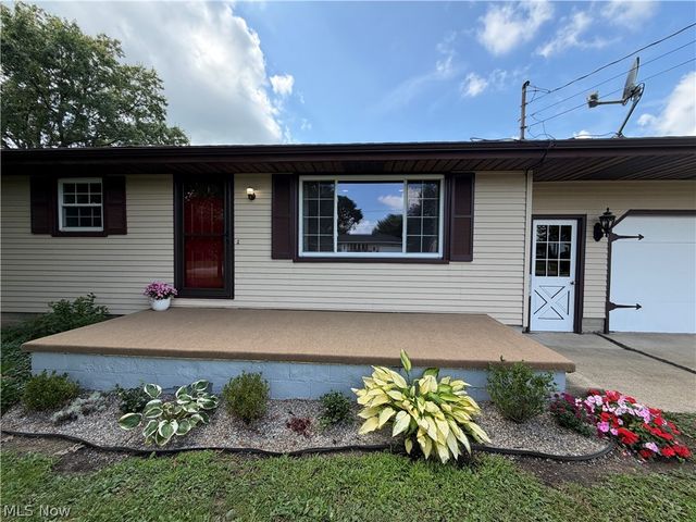 184 Circle View Drive, New Middletown, OH 44442