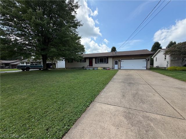 184 Circle View Drive, New Middletown, OH 44442