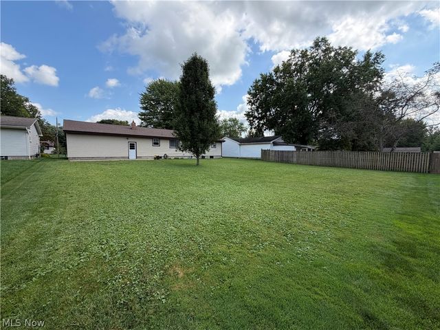184 Circle View Drive, New Middletown, OH 44442