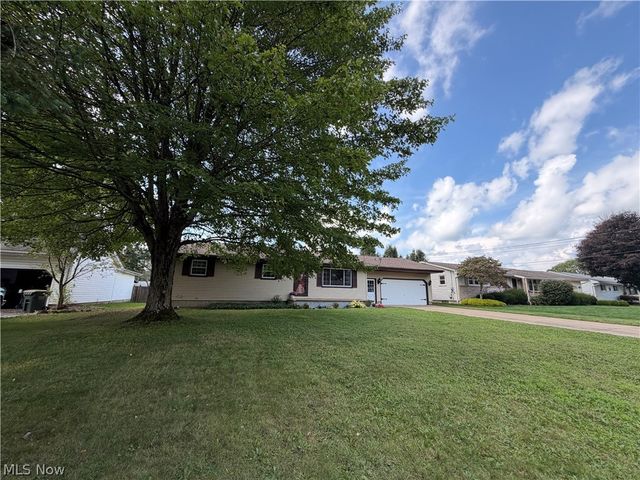 184 Circle View Drive, New Middletown, OH 44442