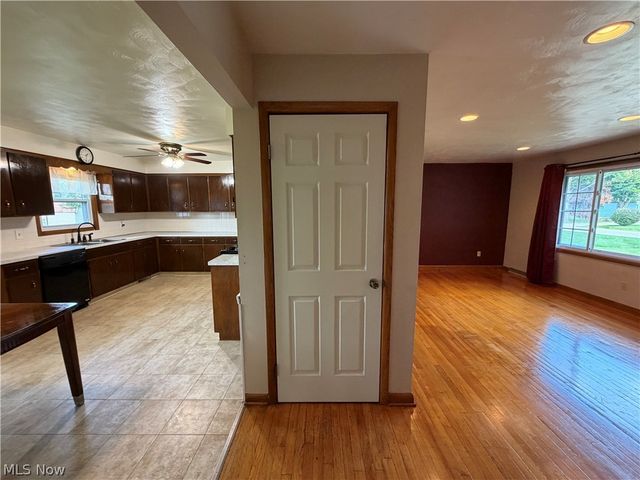 184 Circle View Drive, New Middletown, OH 44442