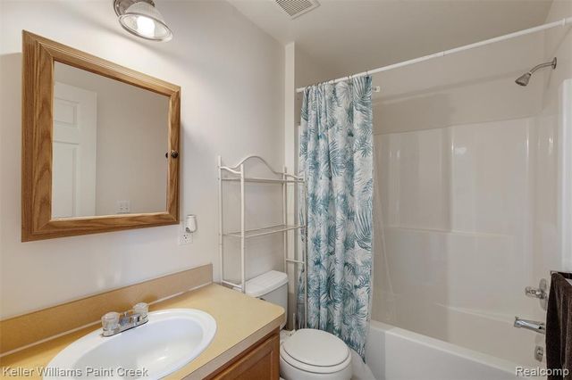 90 Mill Street, Lapeer, MI 48446