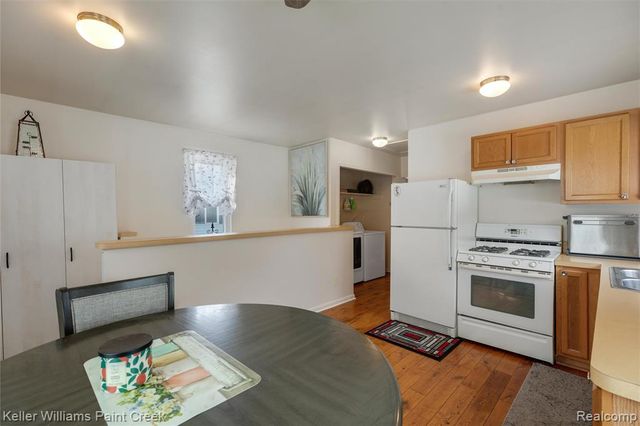 90 Mill Street, Lapeer, MI 48446