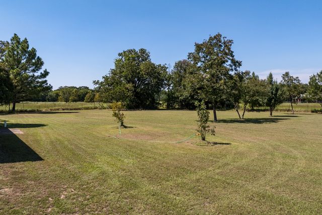 10124 County Road 4022, Kemp, TX 75143