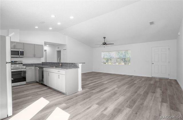 2438 W Vespero Street, Citrus Springs, FL 34433