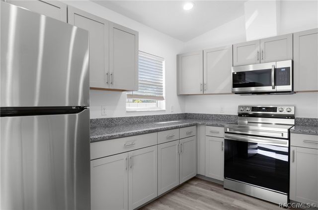 2438 W Vespero Street, Citrus Springs, FL 34433