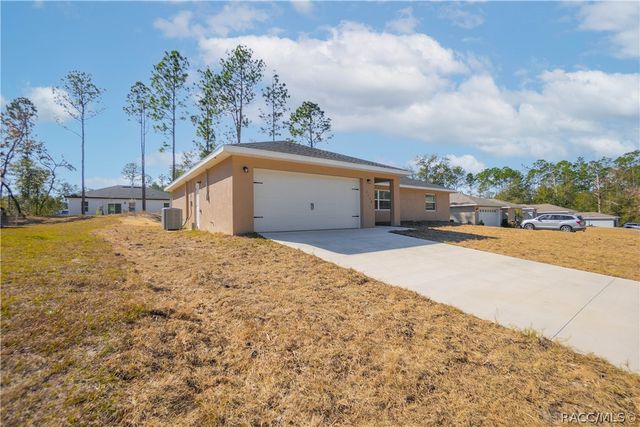 2438 W Vespero Street, Citrus Springs, FL 34433