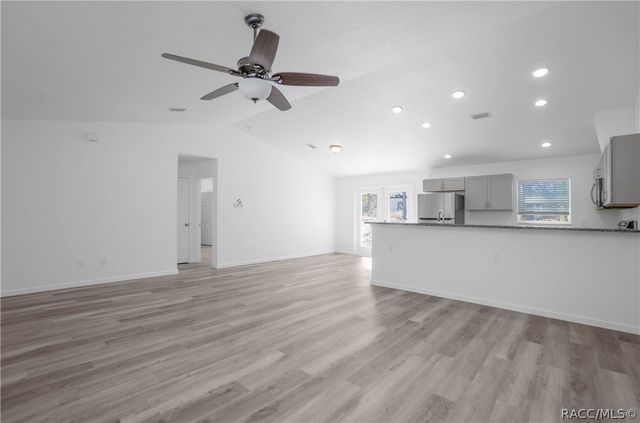 2438 W Vespero Street, Citrus Springs, FL 34433