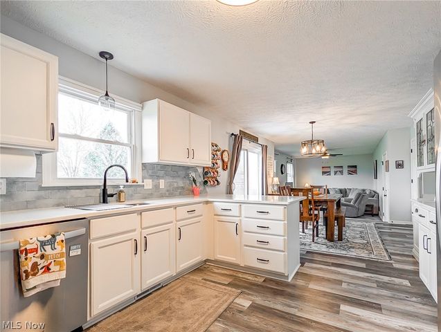 812 Joel Circle, Louisville, OH 44641