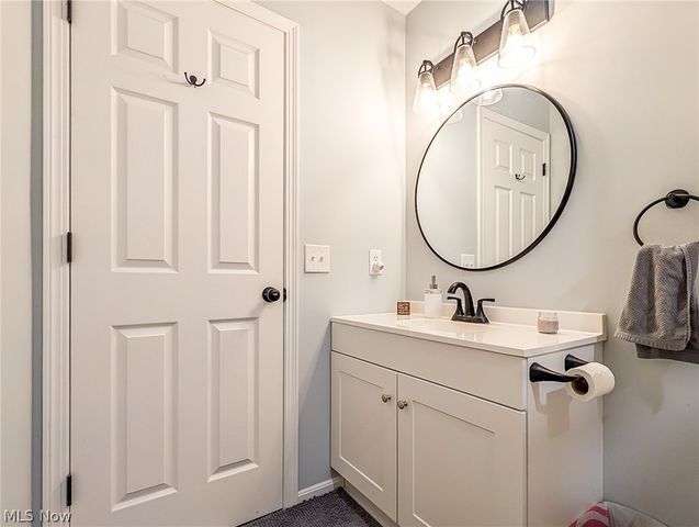 812 Joel Circle, Louisville, OH 44641