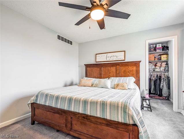 812 Joel Circle, Louisville, OH 44641