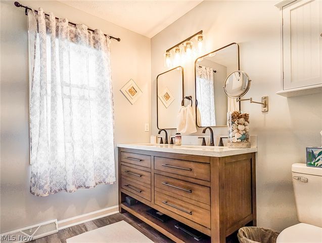 812 Joel Circle, Louisville, OH 44641