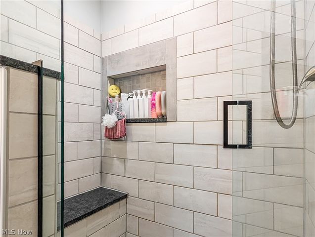 812 Joel Circle, Louisville, OH 44641