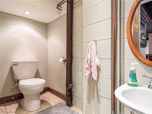 812 Joel Circle, Louisville, OH 44641