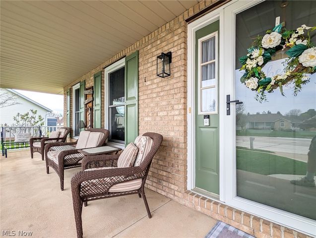 812 Joel Circle, Louisville, OH 44641