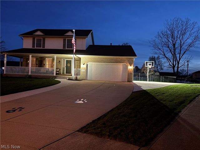 812 Joel Circle, Louisville, OH 44641