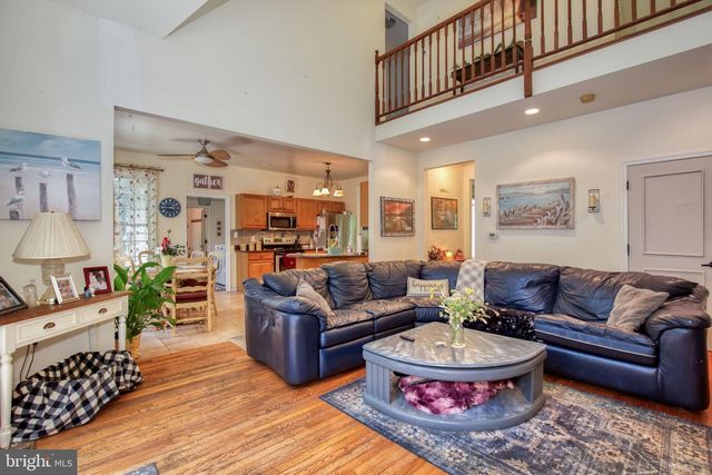 120 TWIN HARBOR RD, Reedville, VA 22539
