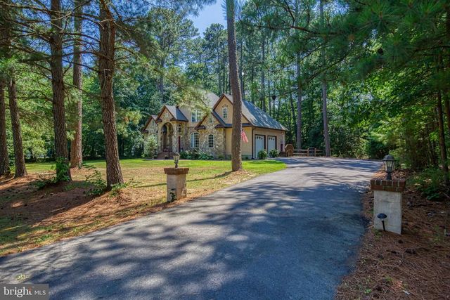 120 TWIN HARBOR RD, Reedville, VA 22539