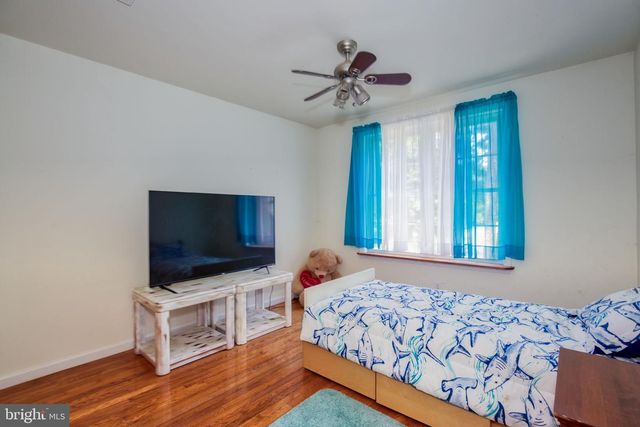 120 TWIN HARBOR RD, Reedville, VA 22539