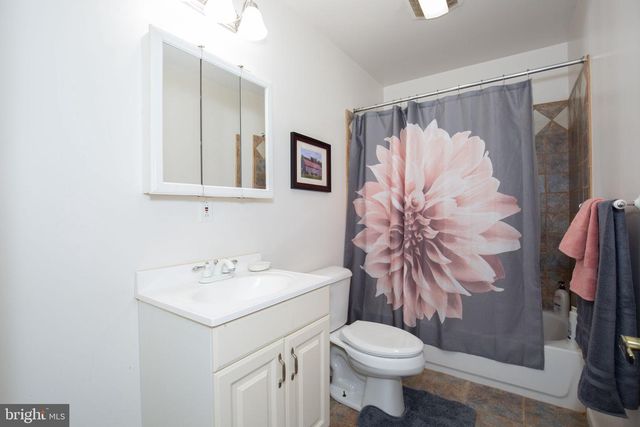 120 TWIN HARBOR RD, Reedville, VA 22539
