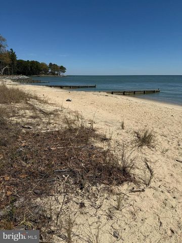 120 TWIN HARBOR RD, Reedville, VA 22539