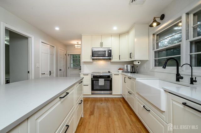 76 Main Street, Holmdel, NJ 07733