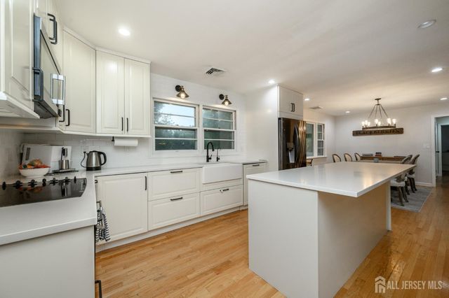 76 Main Street, Holmdel, NJ 07733