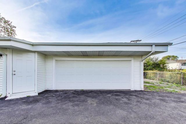 16450 Honore Avenue, Markham, IL 60428