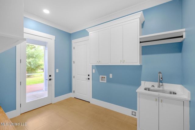 2100 Curcor Drive, Gulfport, MS 39507