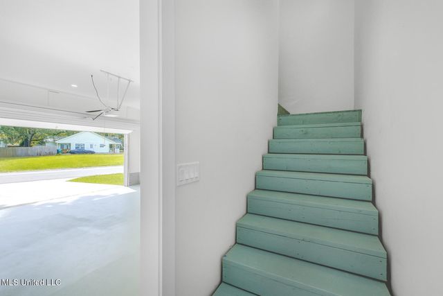 2100 Curcor Drive, Gulfport, MS 39507