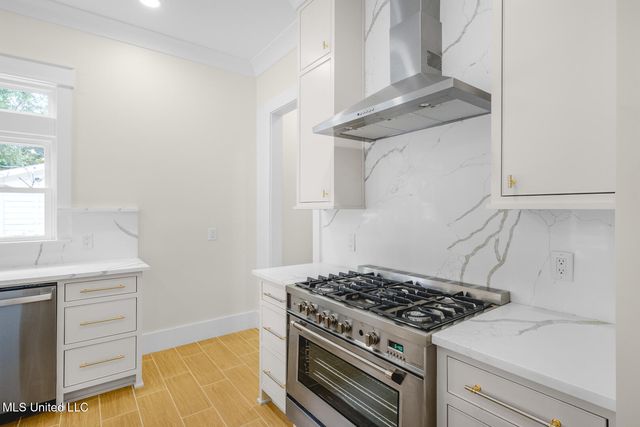 2100 Curcor Drive, Gulfport, MS 39507