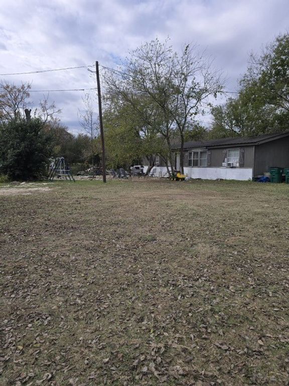 452 Christopher Drive, Bruceville, TX 76524