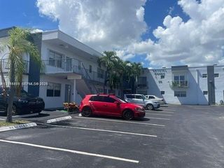 30 SE 4th Ave 214, Hallandale Beach, FL 33009