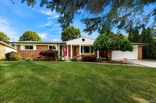 18701 Thomasine Street, Clinton Charter Township, MI 48036