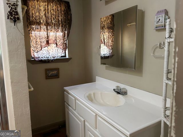 506 Rockville Springs Drive, Eatonton, GA 31024