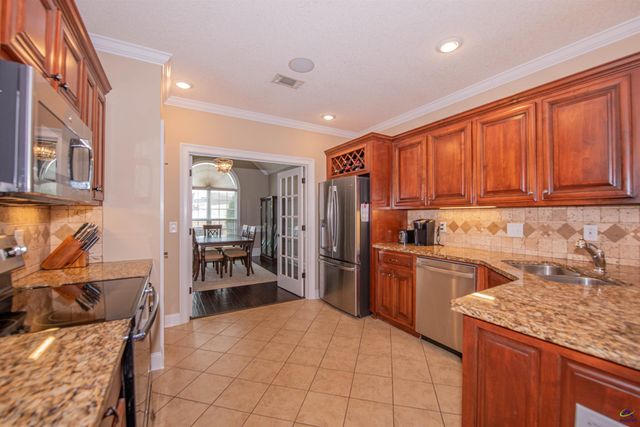 101 Falls Drive, Bonaire, GA 31005