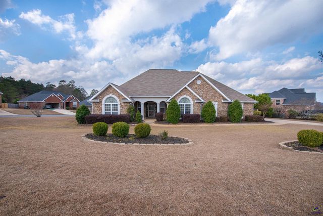 101 Falls Drive, Bonaire, GA 31005