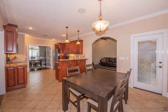 101 Falls Drive, Bonaire, GA 31005