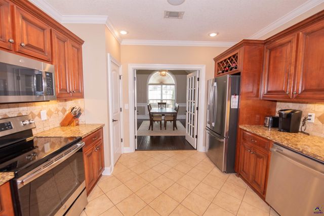 101 Falls Drive, Bonaire, GA 31005