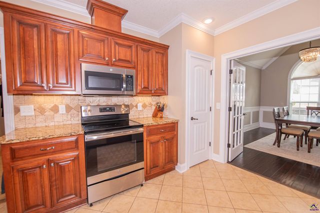 101 Falls Drive, Bonaire, GA 31005